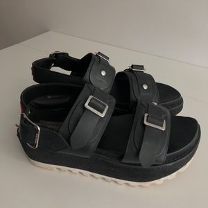 Hunter Platform Sandals
